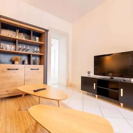 De L'ammonite アパート ラ・ロシェル